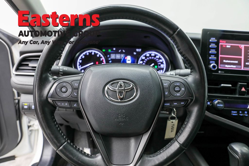 Used 2022 White Toyota SE image 10