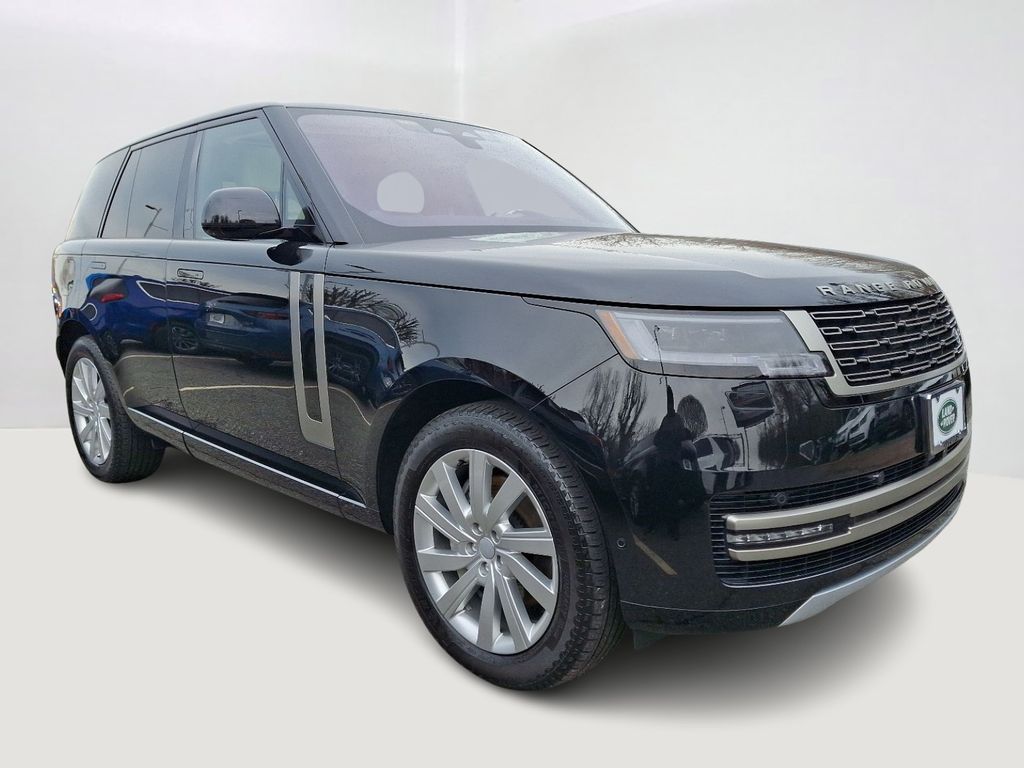 2023 Land Rover Range Rover SE 3