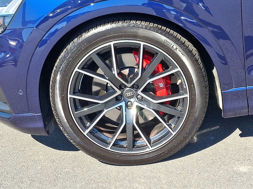 Thumbnail: 2023 Audi SQ8 - 8