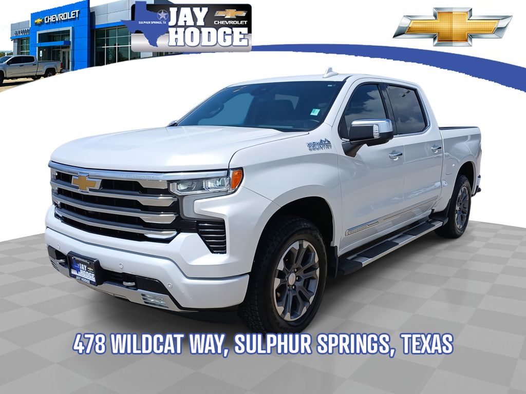 White (Iridescent Pearl Tricoat) 2024 Chevrolet Silverado 1500 High Country Crew Cab 4WD Pickup Truck Four-Wheel Drive Automatic