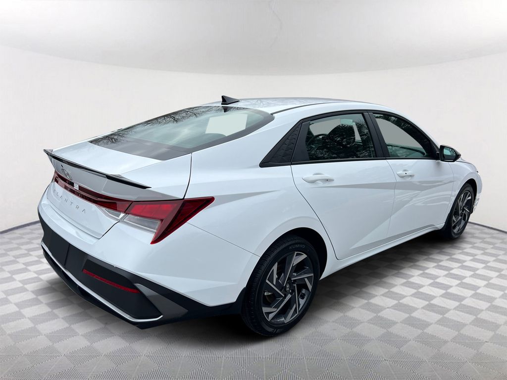 2025 Hyundai Elantra SEL Sport - 6
