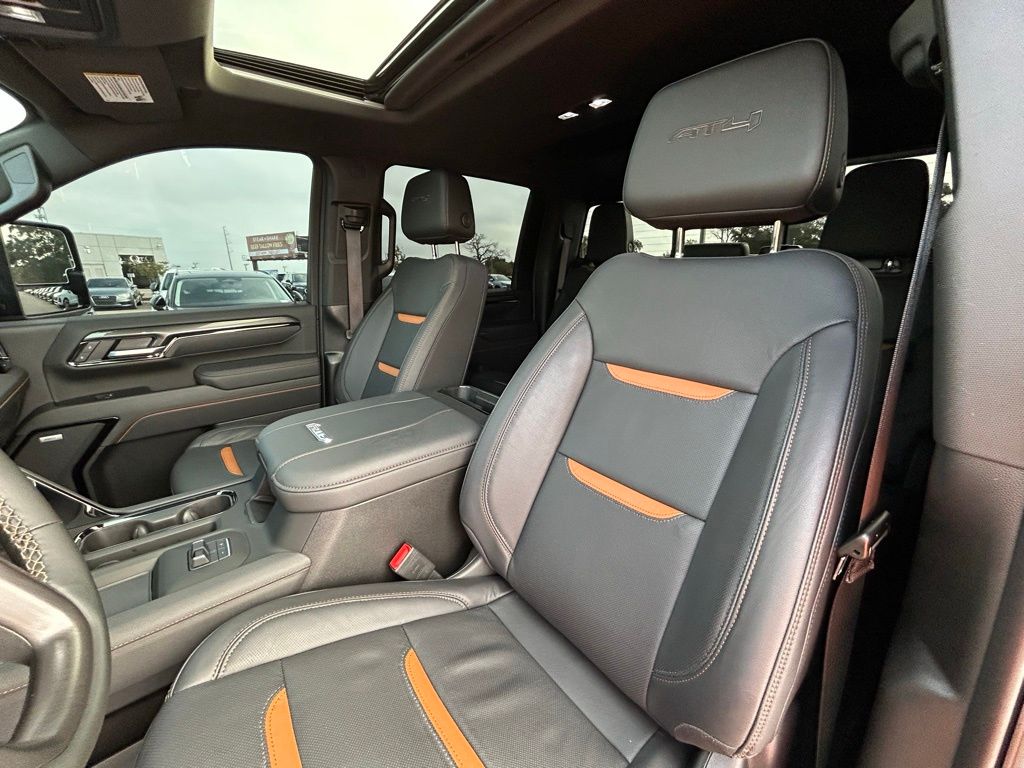 Used 2025 Black GMC AT4 image 33
