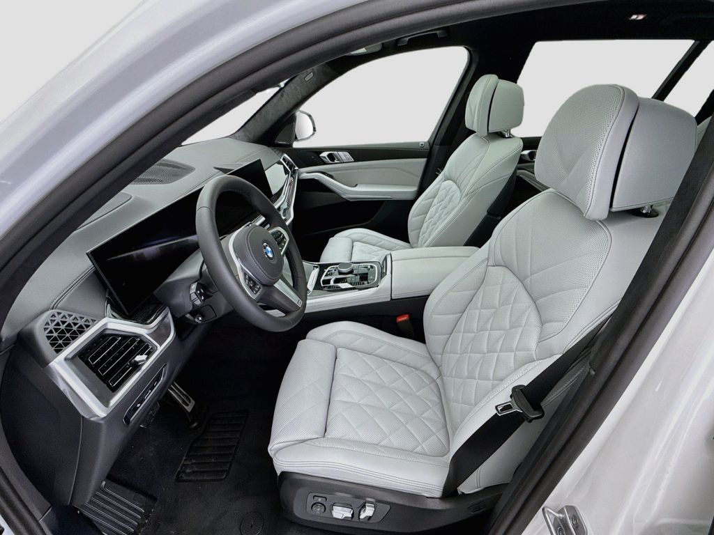Thumbnail: 2027 BMW X7 - 18