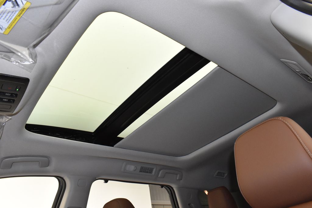 2025 Nissan Pathfinder Platinum 27
