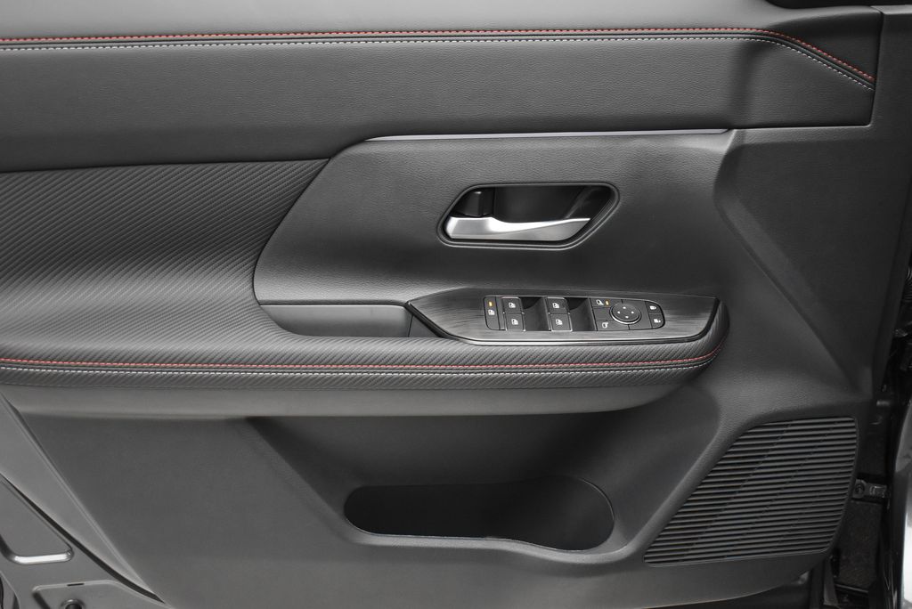 Thumbnail: 2026 Nissan Kicks - 11