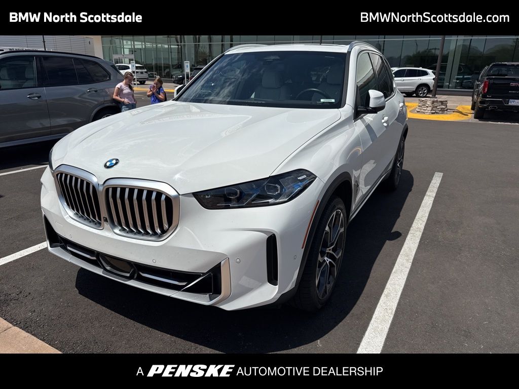 2024 BMW X5 xDrive40i Hero Image