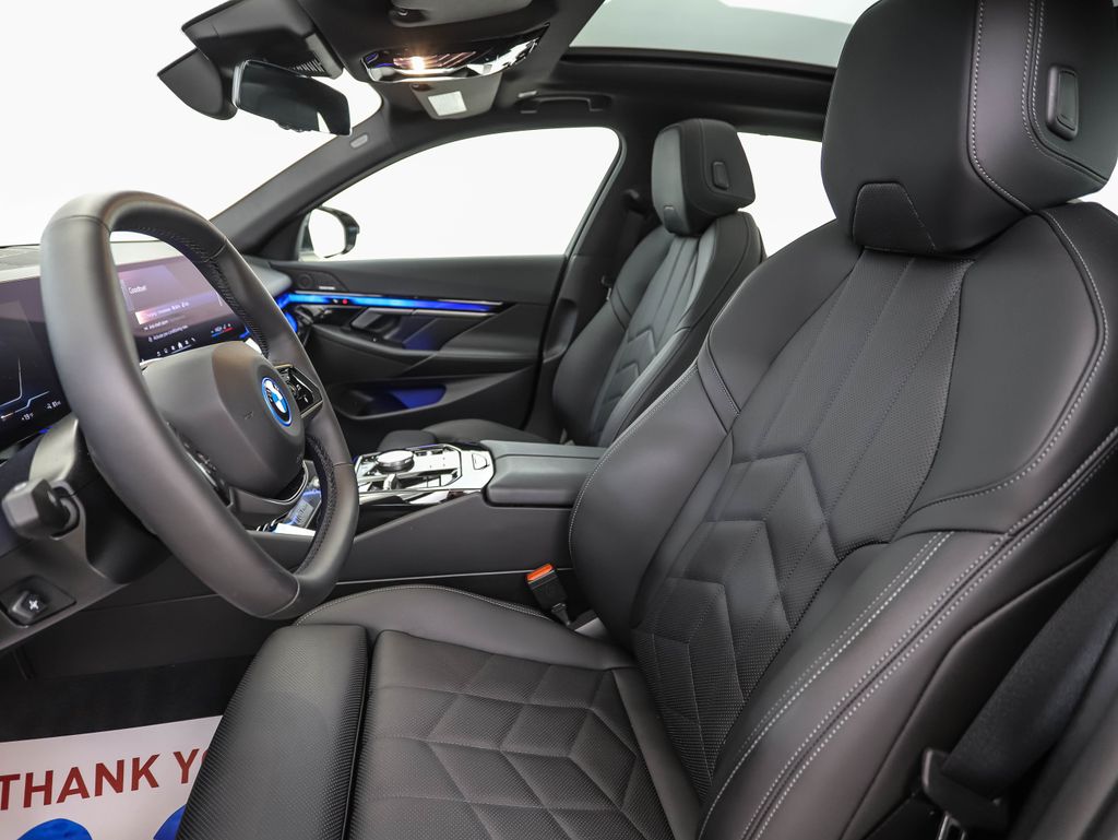 Thumbnail: 2025 BMW i5 - 11