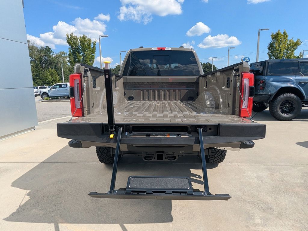 2026 Ford Super Duty F-350 SRW Platinum