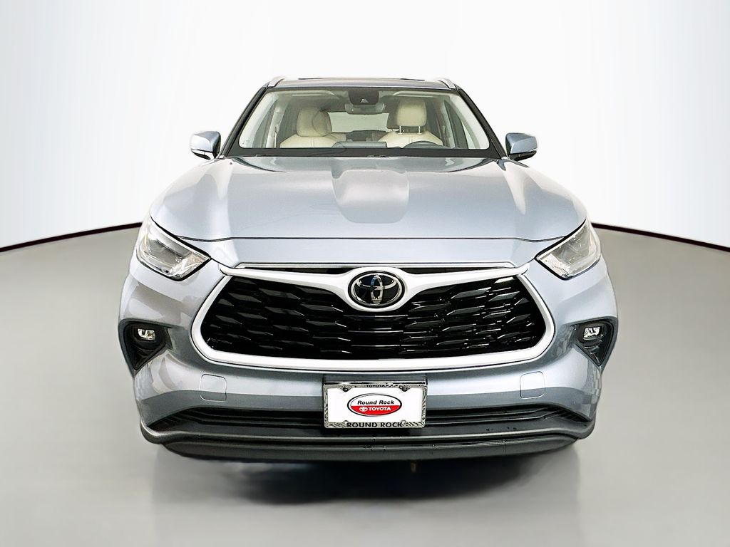 Thumbnail: 2023 Toyota Highlander - 2