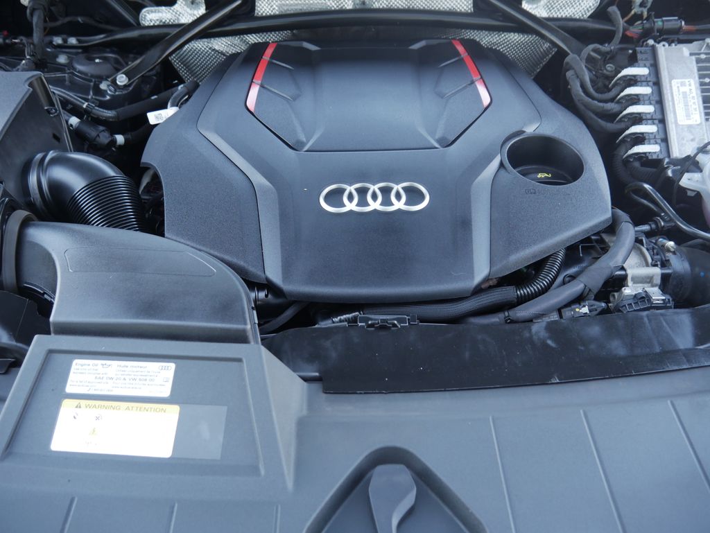 Thumbnail: 2023 Audi SQ5 - 10