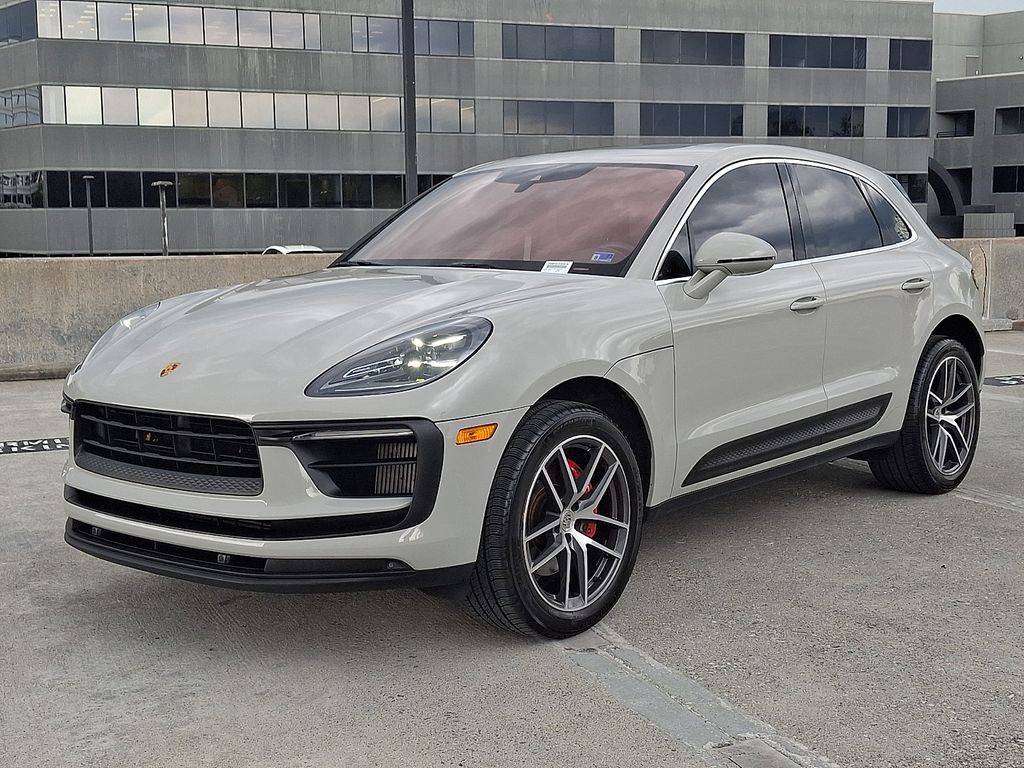 Thumbnail: 2022 Porsche Macan - 1