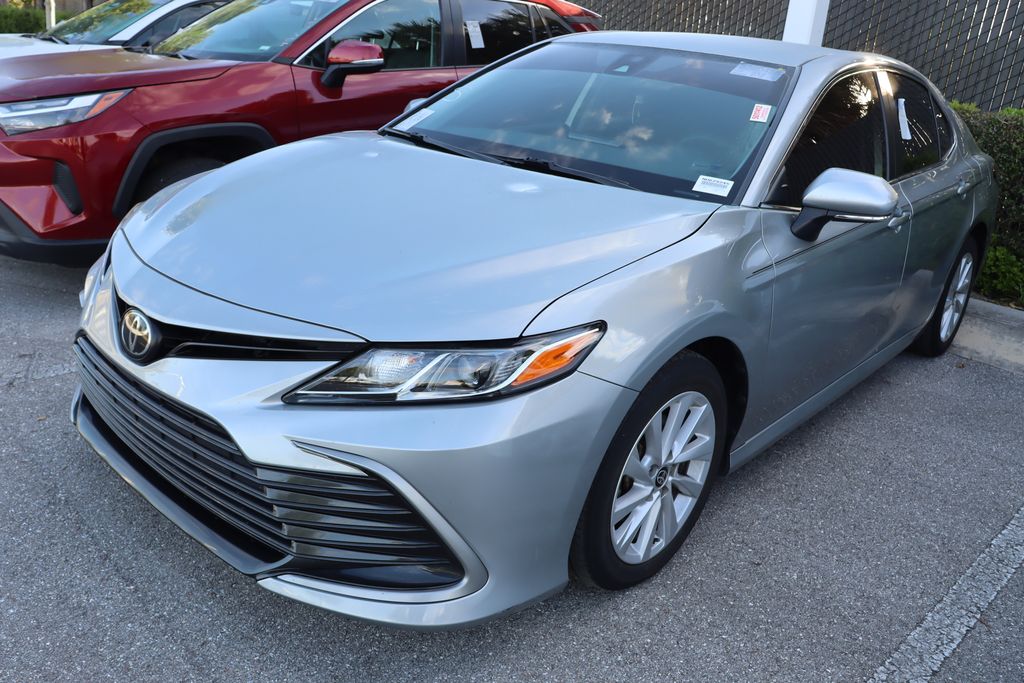 2022 Toyota Camry LE 2