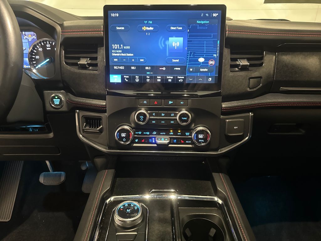 Certified Used 2022  Ford Limited image 27