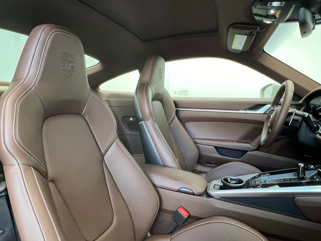 Thumbnail: 2024 Porsche 911 - 18