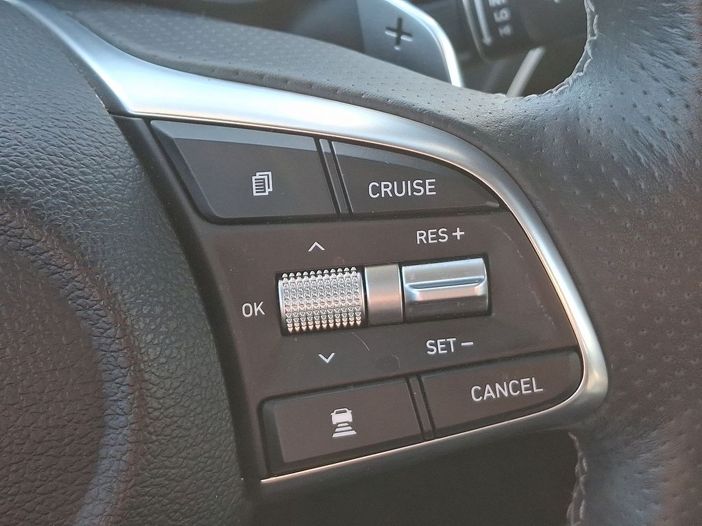 Thumbnail: 2021 Genesis G70 - 23