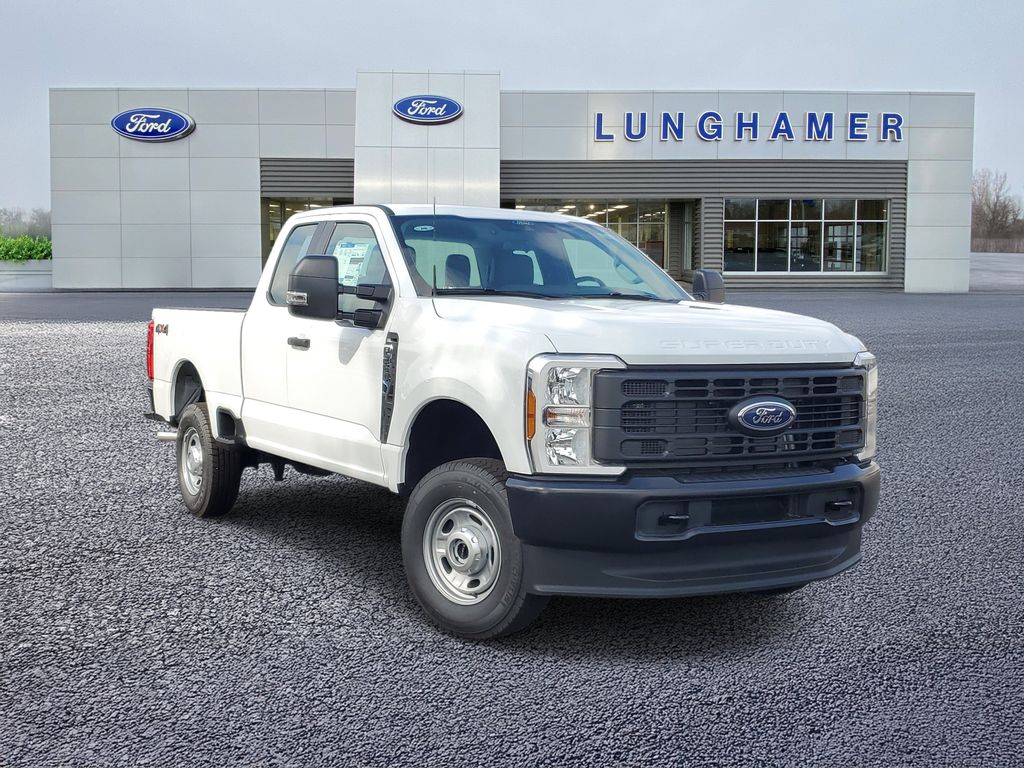 Oxford White 2026 Ford F-250 Super Duty Pickup Truck Four-Wheel Drive Automatic