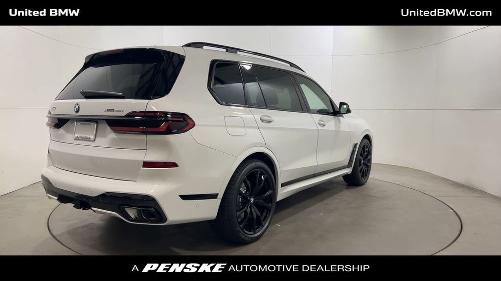Thumbnail: 2026 BMW X7 - 8