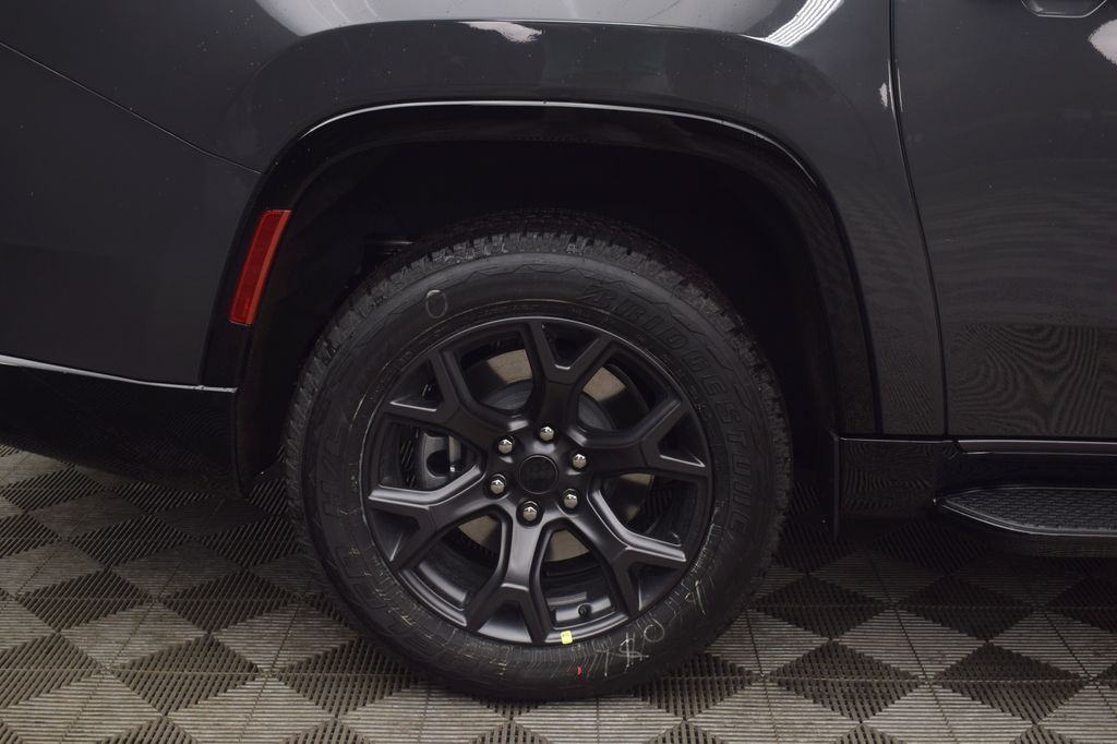 new 2026 Jeep Grand Wagoneer L car, priced at $71,236