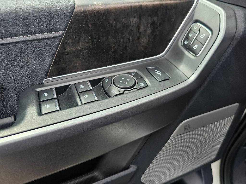 New 2025 White Ford Lariat image 27