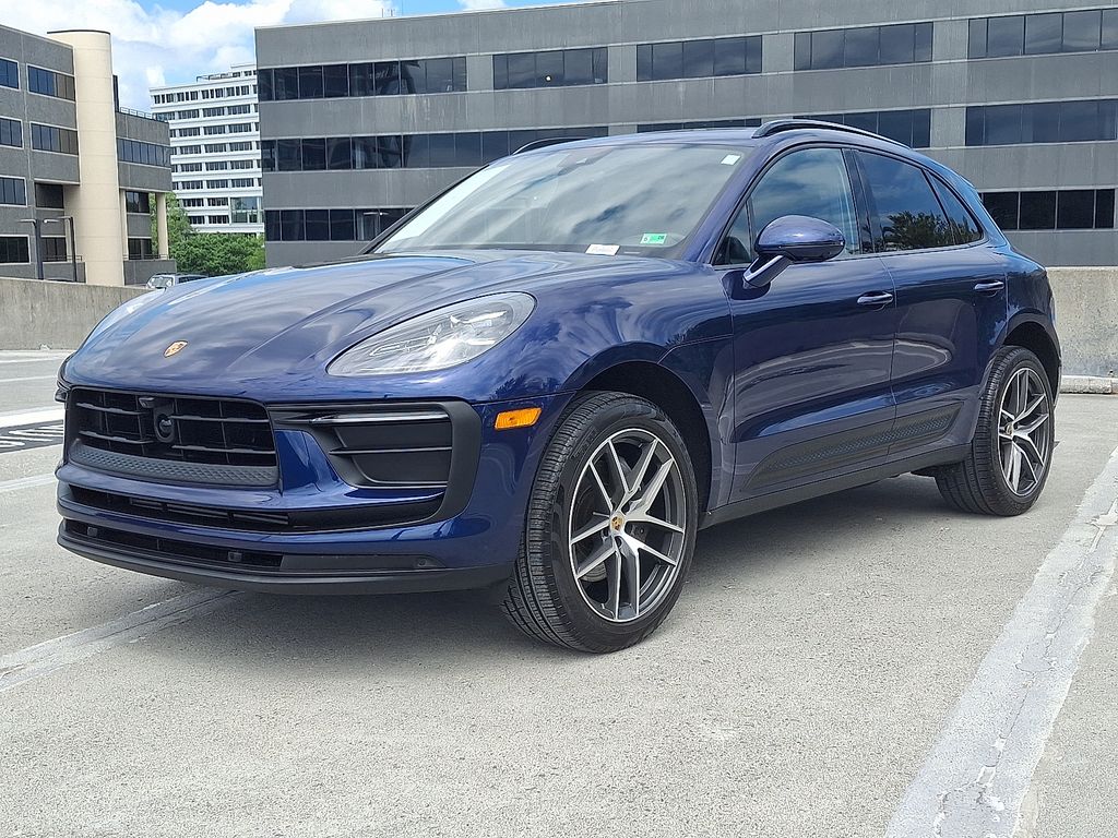 2024 Porsche Macan  -
                Vienna, VA