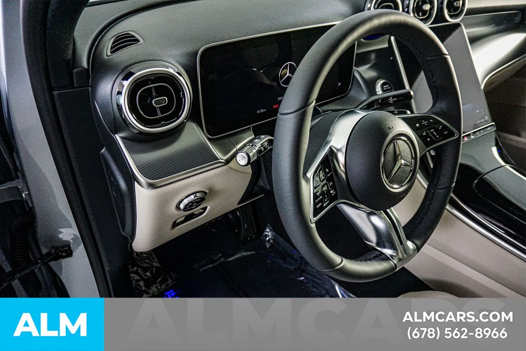 Used 2026 Silver Mercedes-Benz GLC 300 image 35