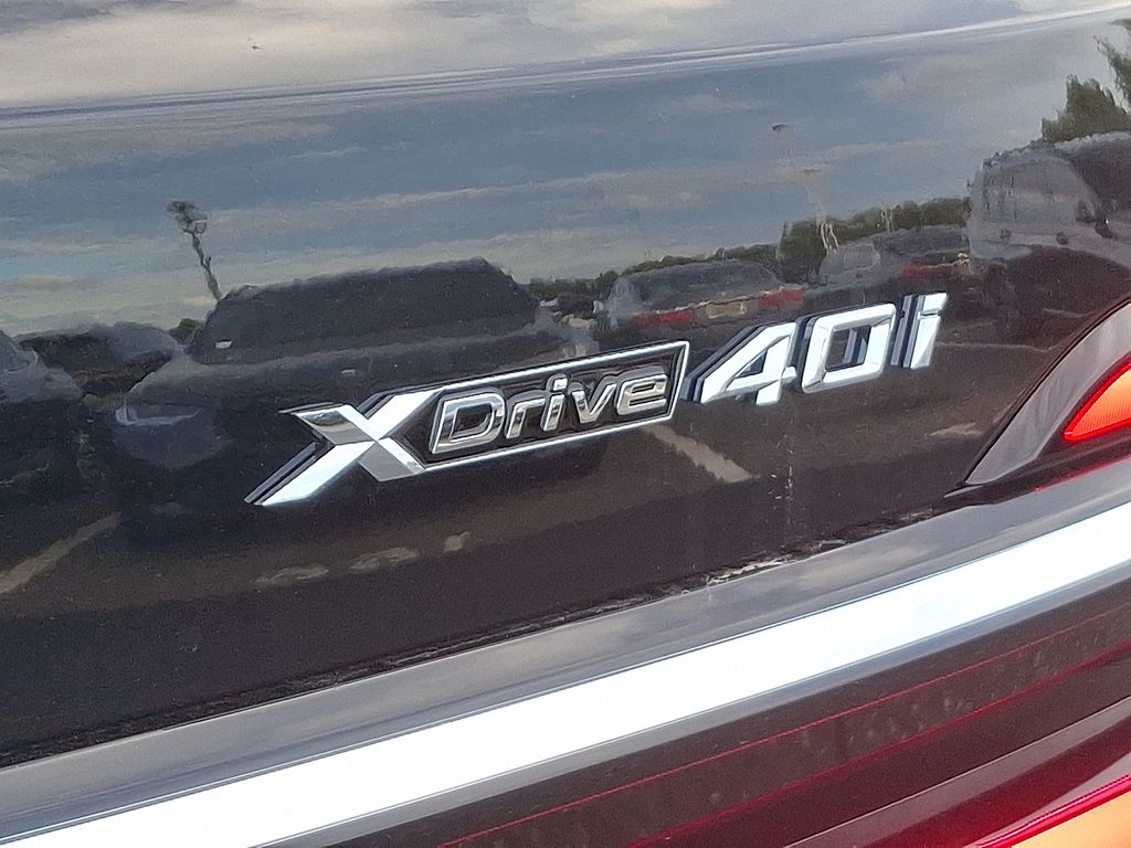 Thumbnail: 2026 BMW X7 - 12