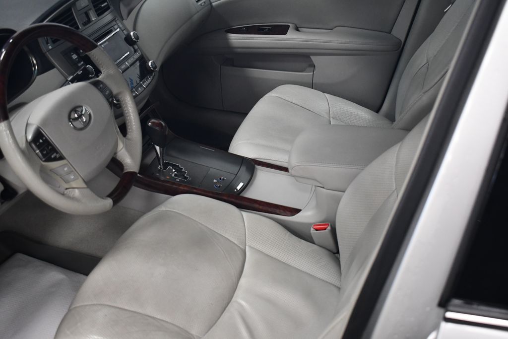 Thumbnail: 2011 Toyota Avalon - 6