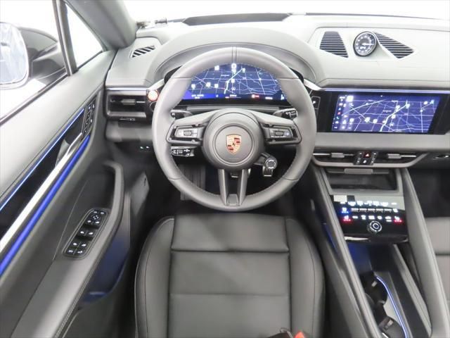 Thumbnail: 2025 Porsche Macan - 17