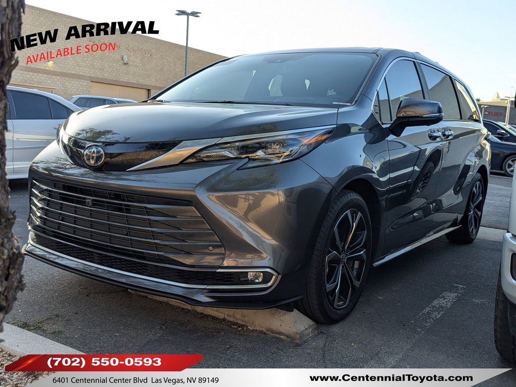 2025 Toyota Sienna Platinum 7-Passenger Hybrid FWD's photo