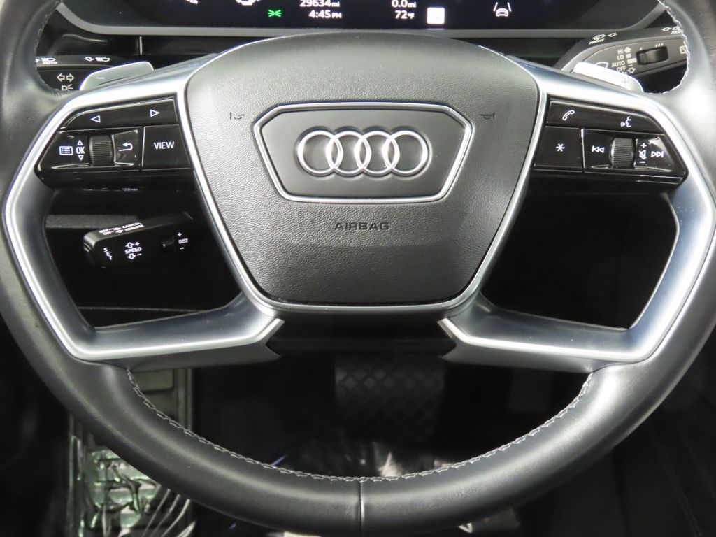 Thumbnail: 2022 Audi e-tron - 15