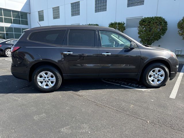 2017 Chevrolet Traverse LS 4