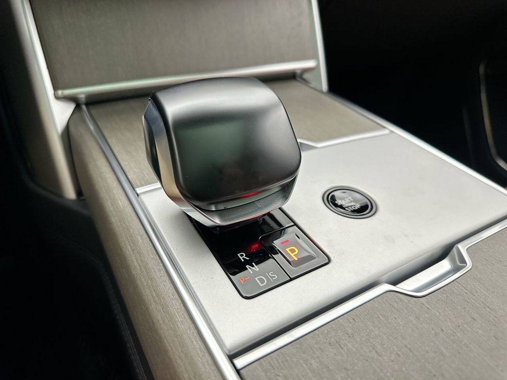 Thumbnail: 2026 Land Rover Range Rover - 25