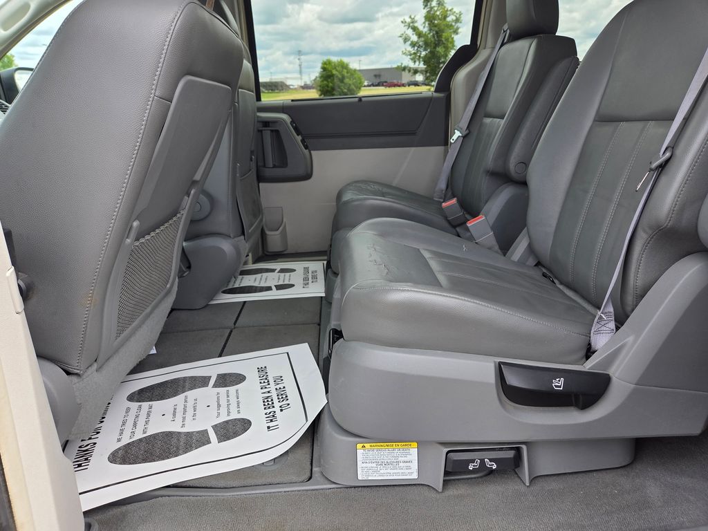 2010 Chrysler Town & Country Touring