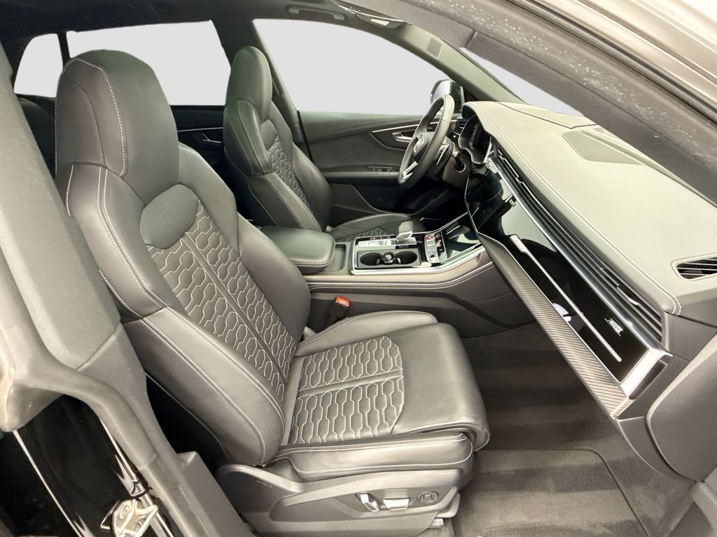 Thumbnail: 2024 Audi RS Q8 - 19