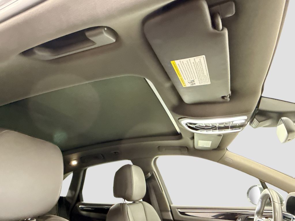 Thumbnail: 2021 Porsche Macan - 17