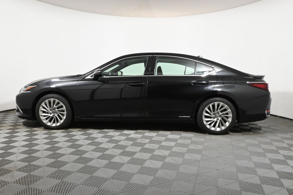 2020 Lexus ES Hybrid 300h Luxury 2