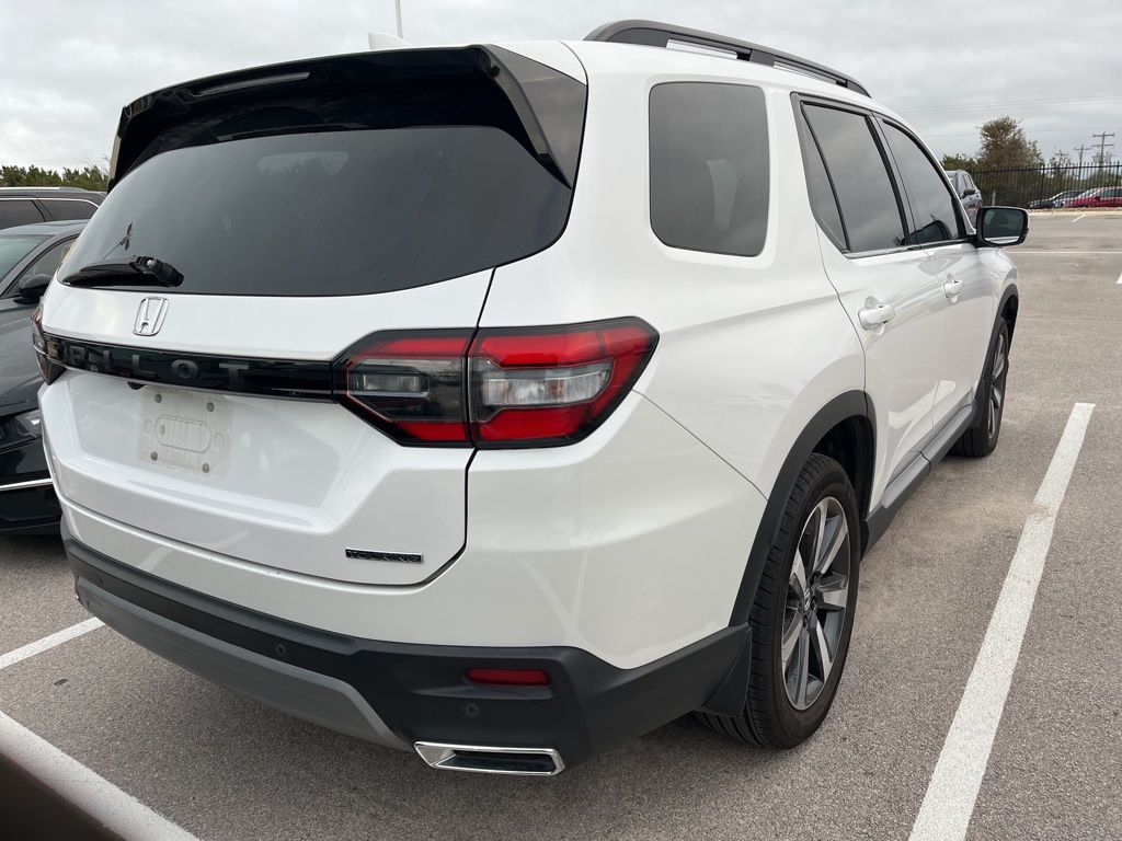 Thumbnail: 2023 Honda Pilot - 3