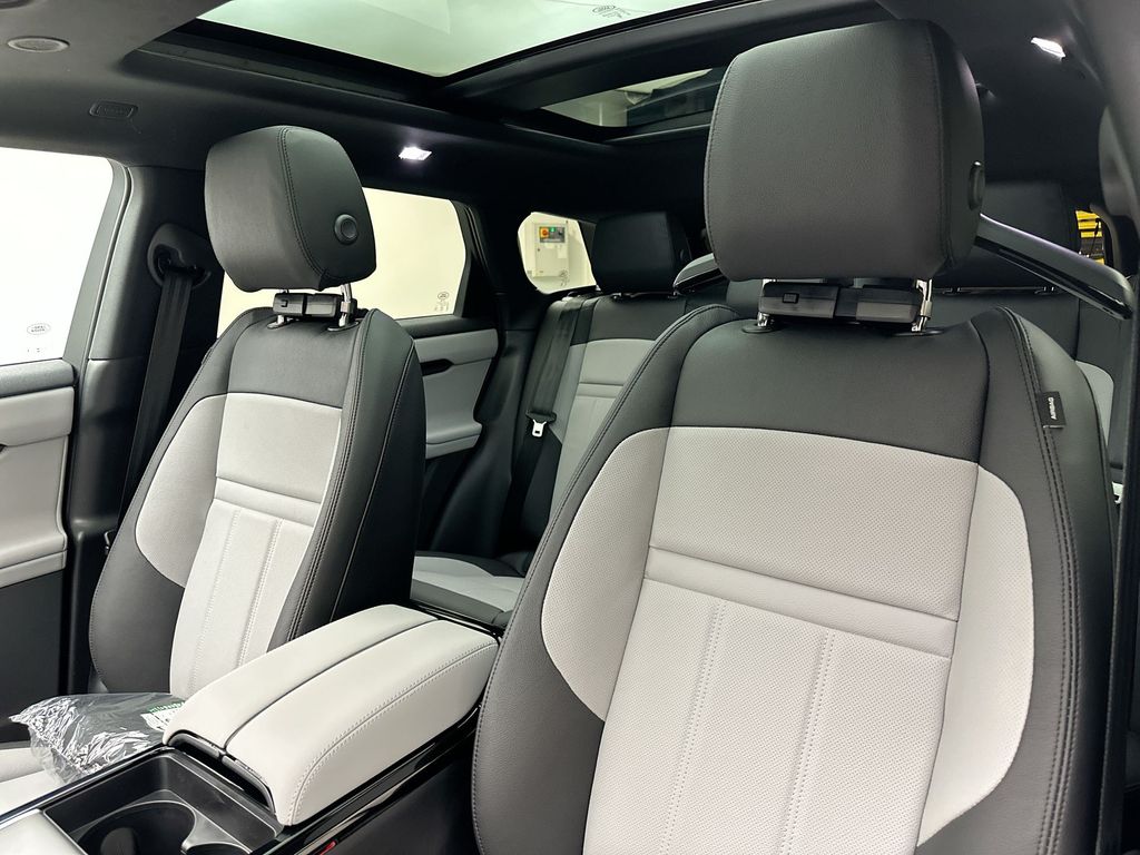 Thumbnail: 2026 Land Rover Range Rover Evoque - 18