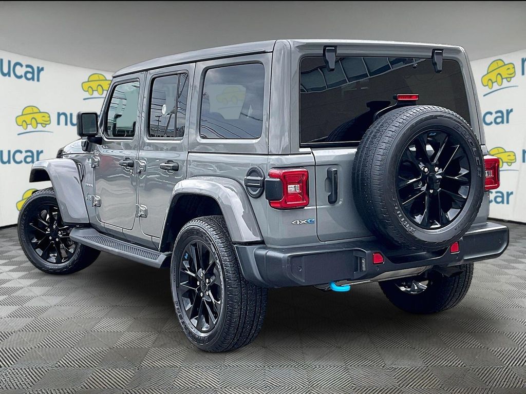 2023 Jeep Wrangler — photo 4