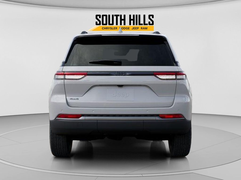 2026 Jeep Grand Cherokee Laredo White/off-white at South Hills CDJR
