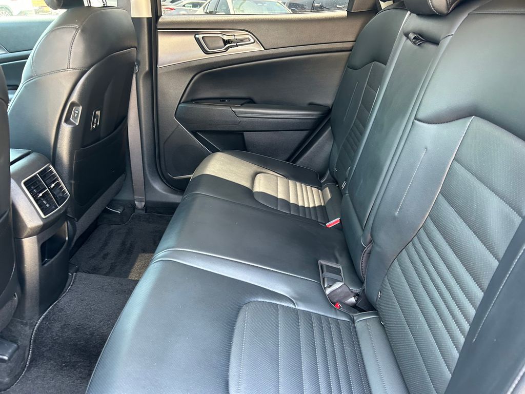 Used 2023 Kia Sportage Hybrid SUV