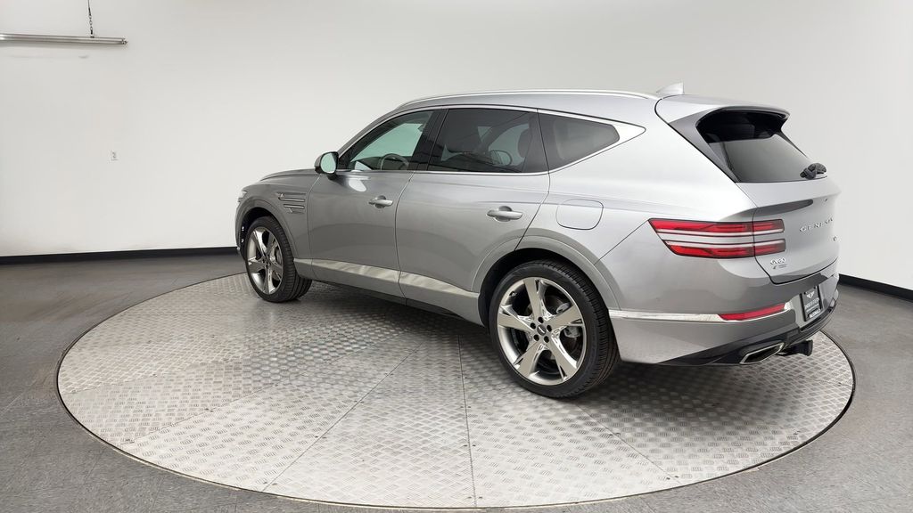 View vehicle photo 4