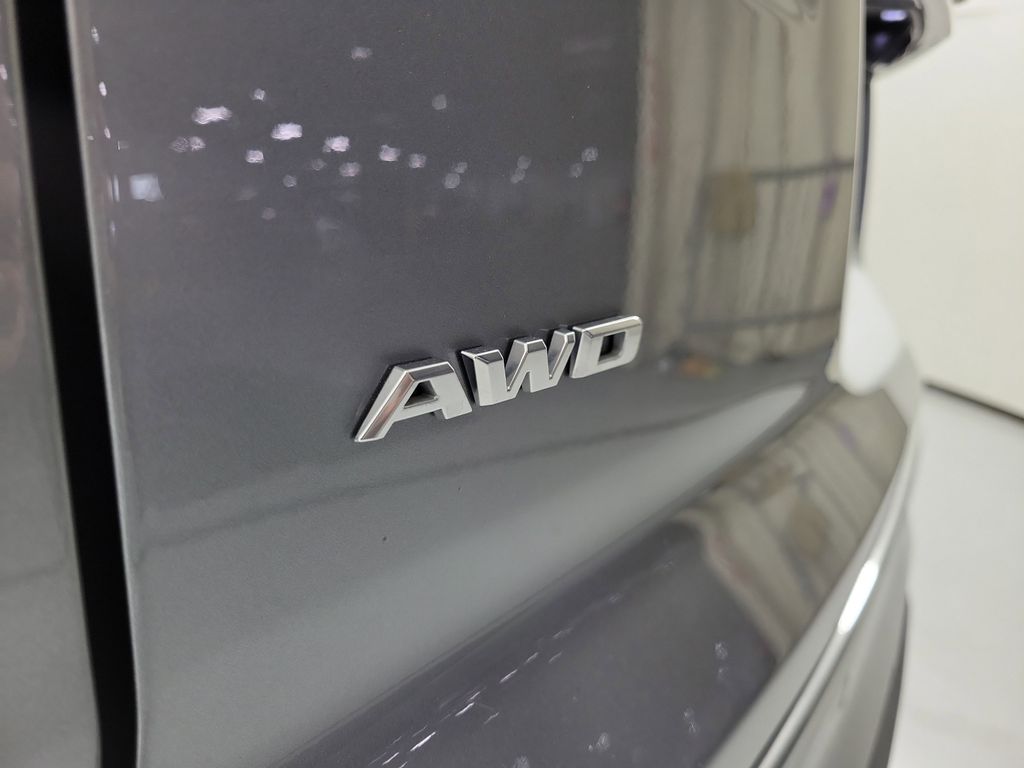2025 Cadillac XT4 Premium Luxury - 6