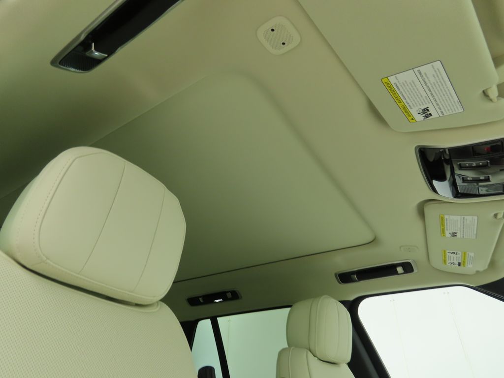 Thumbnail: 2025 Land Rover Range Rover - 20