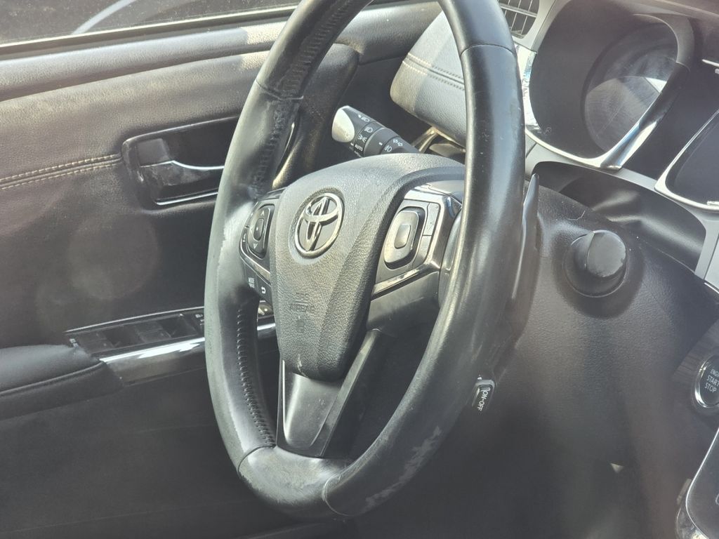 Used 2013 Black Toyota XLE Touring image 16