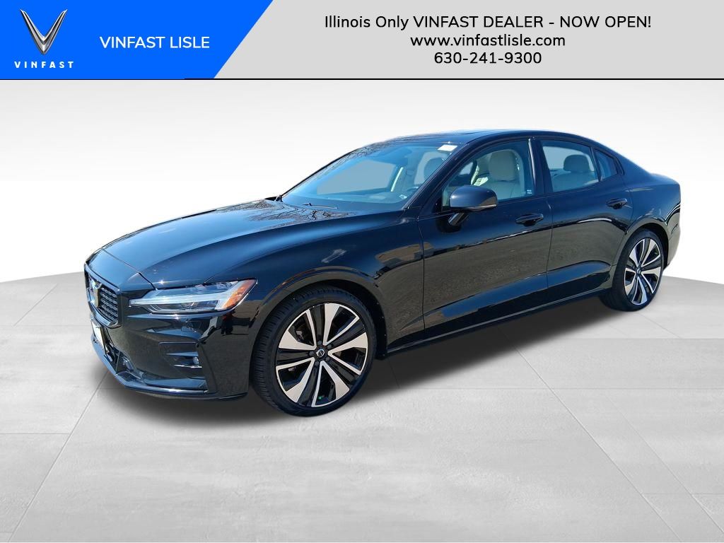 2022 Volvo S60 B5 Momentum AWD