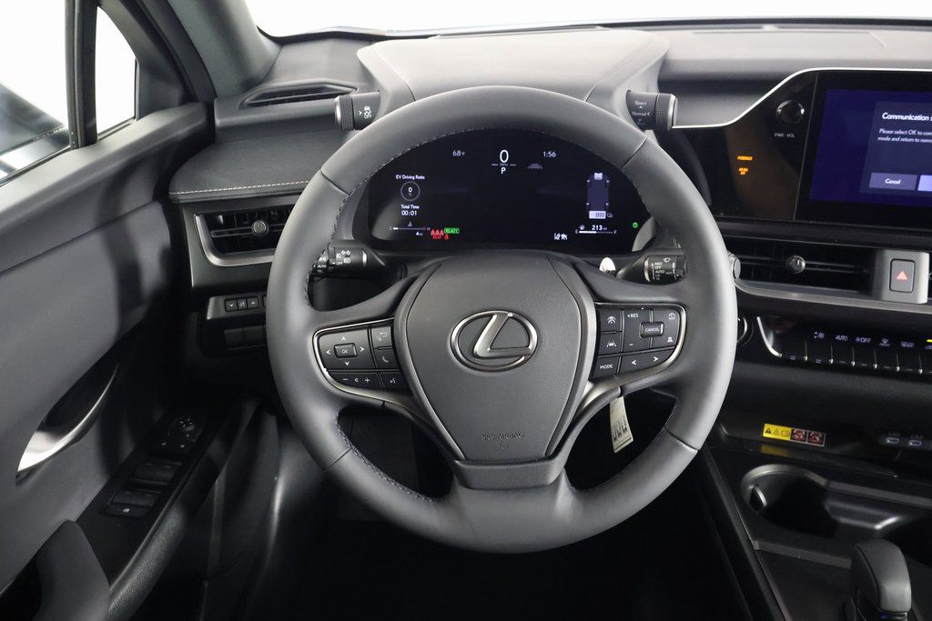 Thumbnail: 2025 Lexus UX - 3