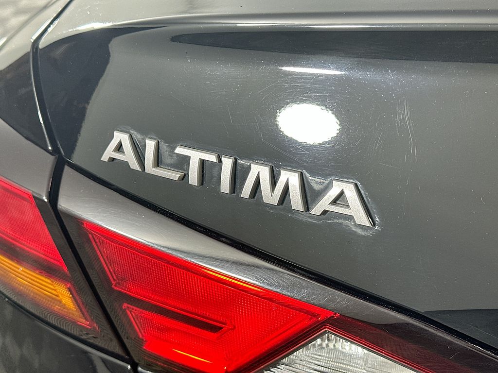 Used 2024 Black Nissan 2.5 SV image 28