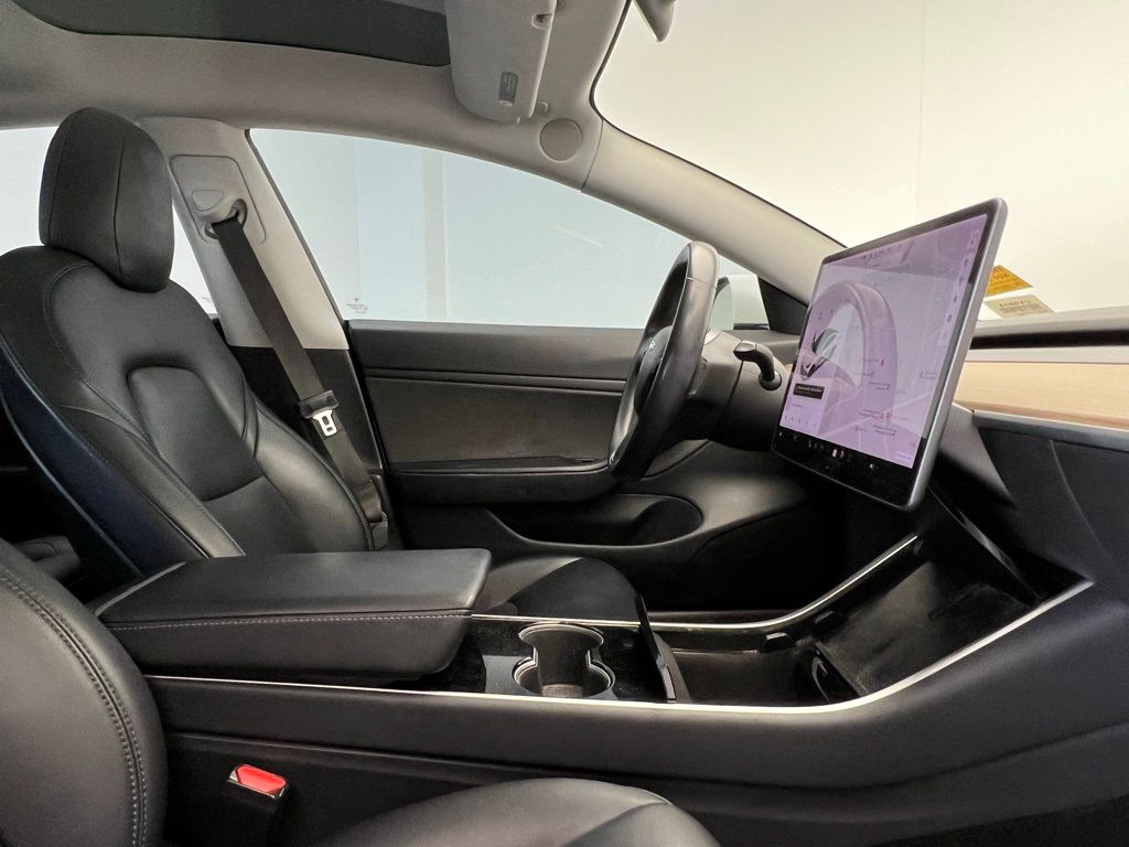 Thumbnail: 2018 Tesla Model 3 - 7