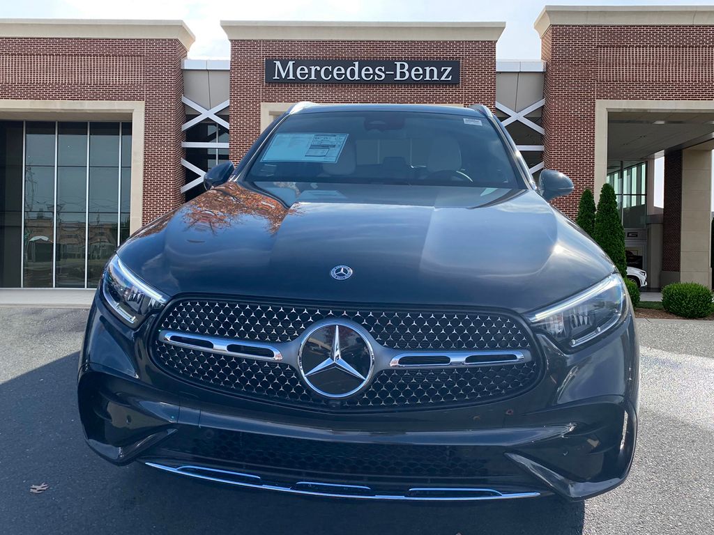 2025 Mercedes-Benz GLC 350 2